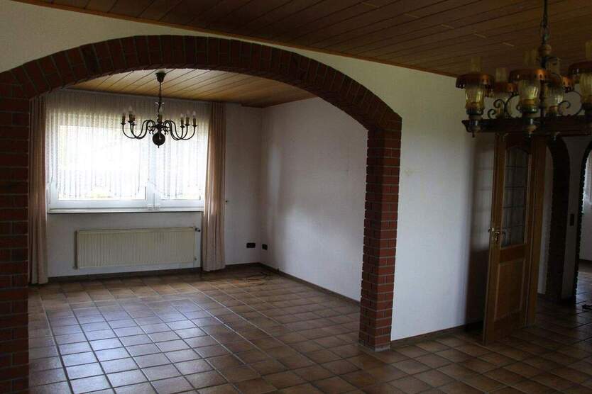 Alles was das Herz begehrt - Freistehendes Ein- Zweifamiliendomizil mit paradiesischem Garten 9 zimmer