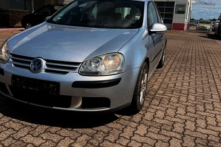 VW Golf 256.582 km 2.900 &euro; Staßfurt 39418