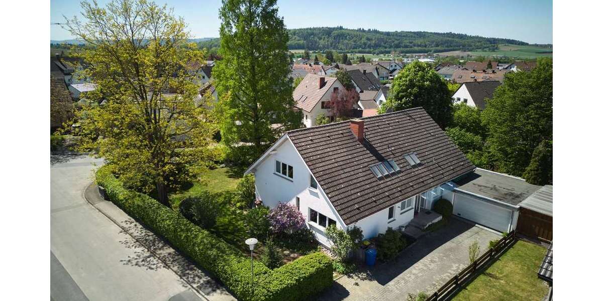 Einfamilienhaus Hilzingen - 6 Zimmer, 325 m&sup2;, 1.200.000&euro; | Angebot:26801831