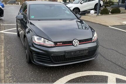 VW Golf 106.712 km 16.495 &euro; Freiberg 09599