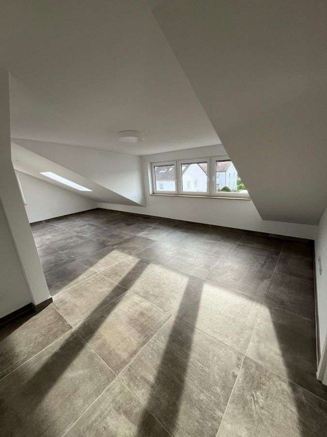 Wohnung zum Mieten in Kahl 700 € 82 m²