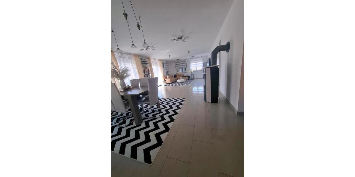 Etagenwohnung Mühlacker - 4 Zimmer, 135 m&sup2;, 1.700&euro; | Angebot:26683048