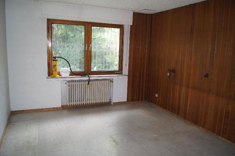 Schöner Bungalow im Dornröschenschlaf! 4 Zi, 100m² WF, GST 525m²,Garage und Keller in Niederkassel 4 zimmer