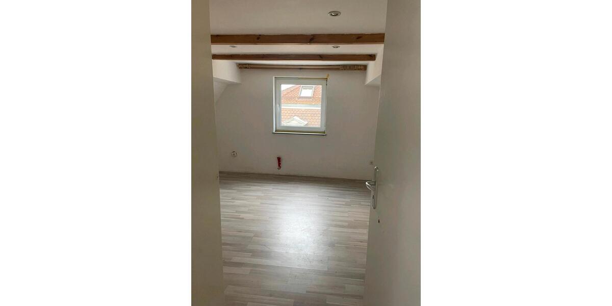 Etagenwohnung Zirndorf - 6 Zimmer, 145 m&sup2;, 270.000&euro; | Angebot:27077343