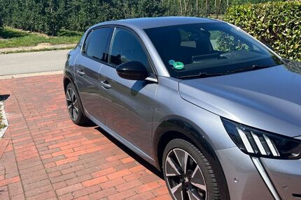 Peugeot 208 39.500 km 16.700 € Guderhandviertel 21720