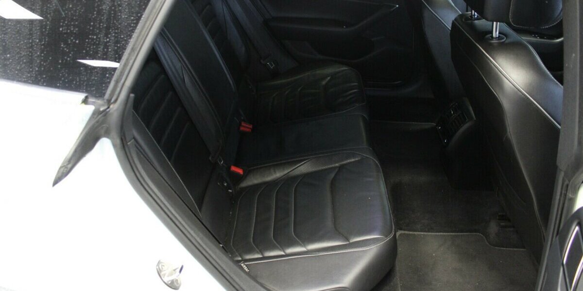 VW Arteon 2.0 TSI 4Motion DSG R-Line 147.227 km 22.980 &euro; Euskirchen 53881