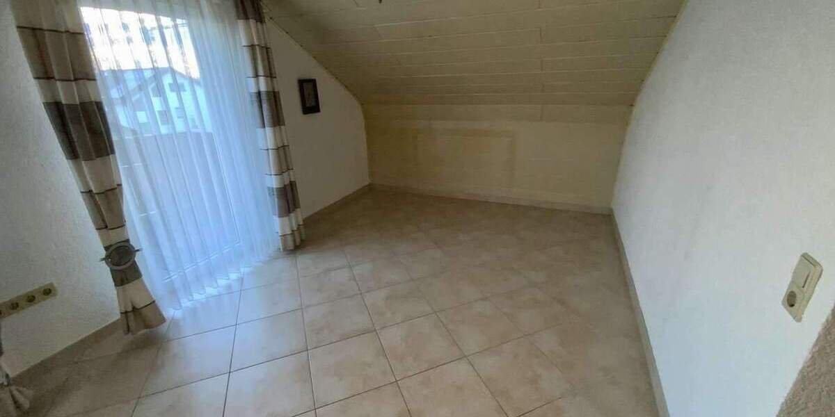 Etagenwohnung Walldorf - 4 Zimmer, 82 m&sup2;, 270.000&euro; | Angebot:25819050