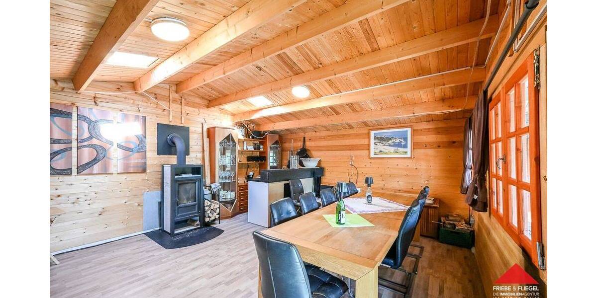 Freistehendes Einfamilienhaus mit Garage, Nebengebäuden und großem Grundstück - Einfamilienhaus Meinerzhagen | Angebot:26677309