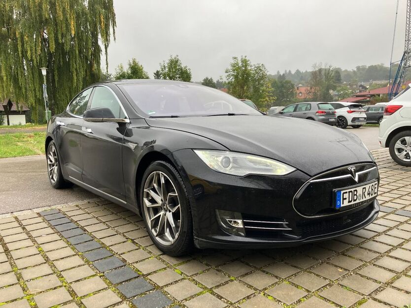 Tesla Model S 195.832 km 17.990 € Merching 86504