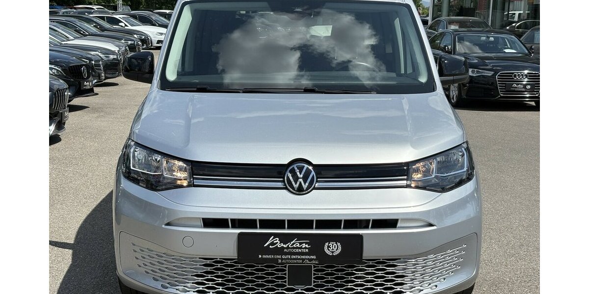 VW Caddy Maxi Life NAVI/CARPLAY/DSG/AHK/7.SITZER 38.004 km 26.900 &euro; Villingen-Schwenningen 78054