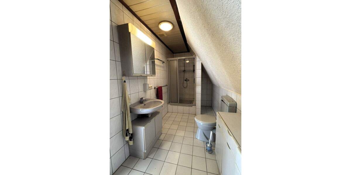 Mehrfamilienhaus, Wohnhaus Bad Dürkheim - 8 Zimmer, 244 m&sup2;, 299.000&euro; | Angebot:25687078