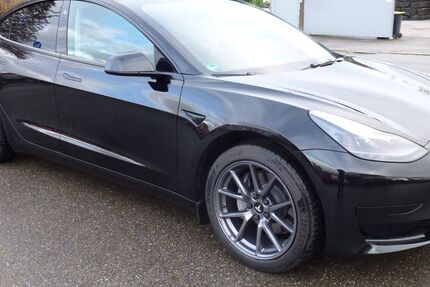 Tesla Model 3 11.800 km 34.900 &euro; Nürtingen bei Stuttgart 72622