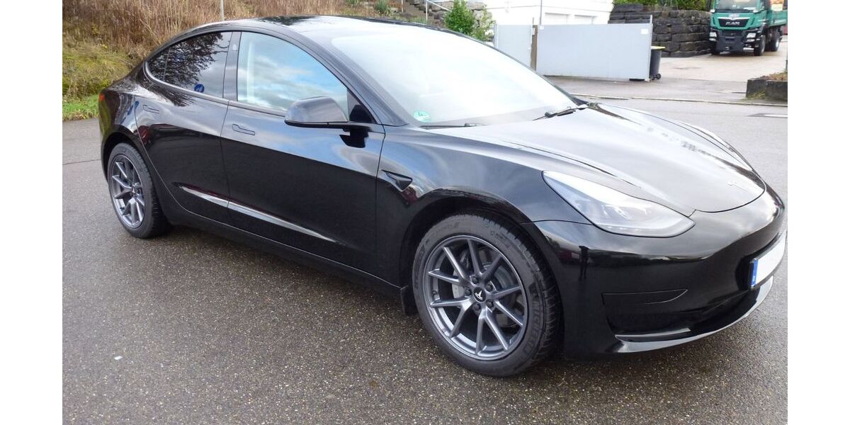 Tesla Model 3 11.800 km 34.900 &euro; Nürtingen bei Stuttgart 72622