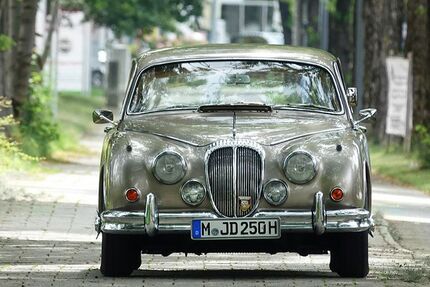 Jaguar Daimler 60.000 km 27.000 &euro; München 81827