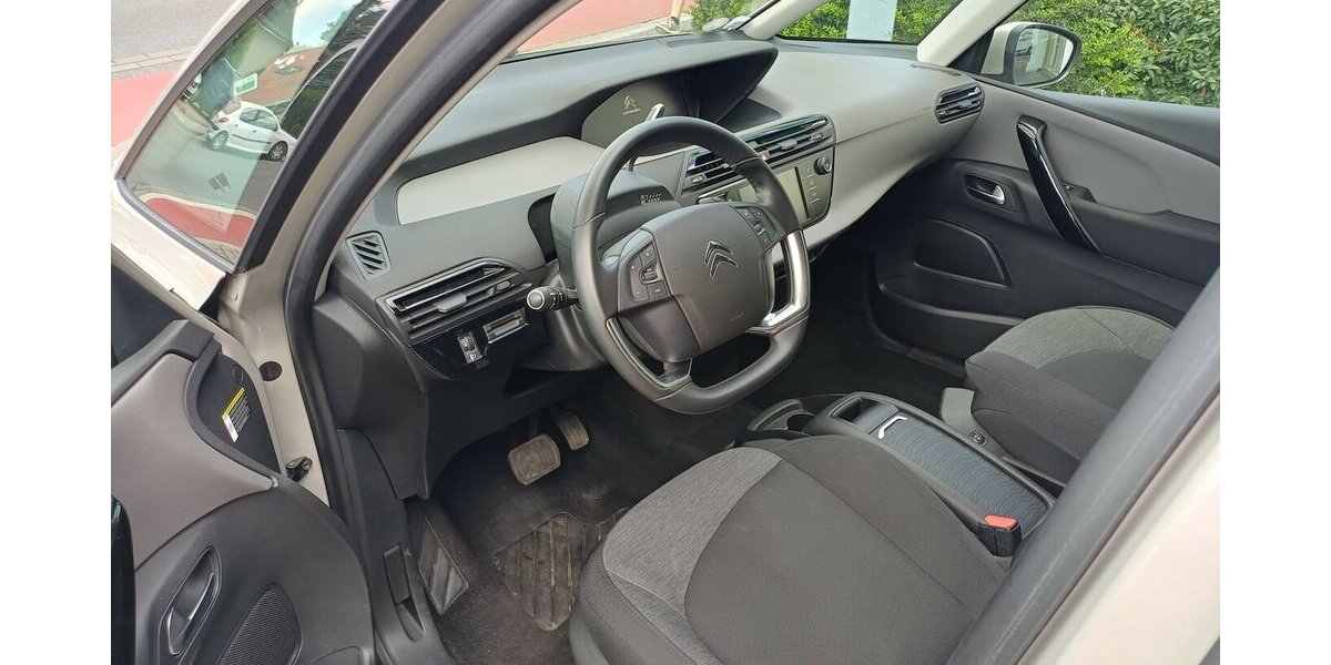 Citroen C4 SpaceTourer 1.2 PureTech Live 54.000 km 16.995 € Meißen 01662