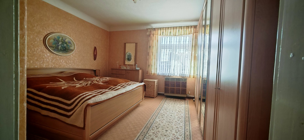 Ein- oder Zweifamilienhaus mit großem Garten 7 zimmer