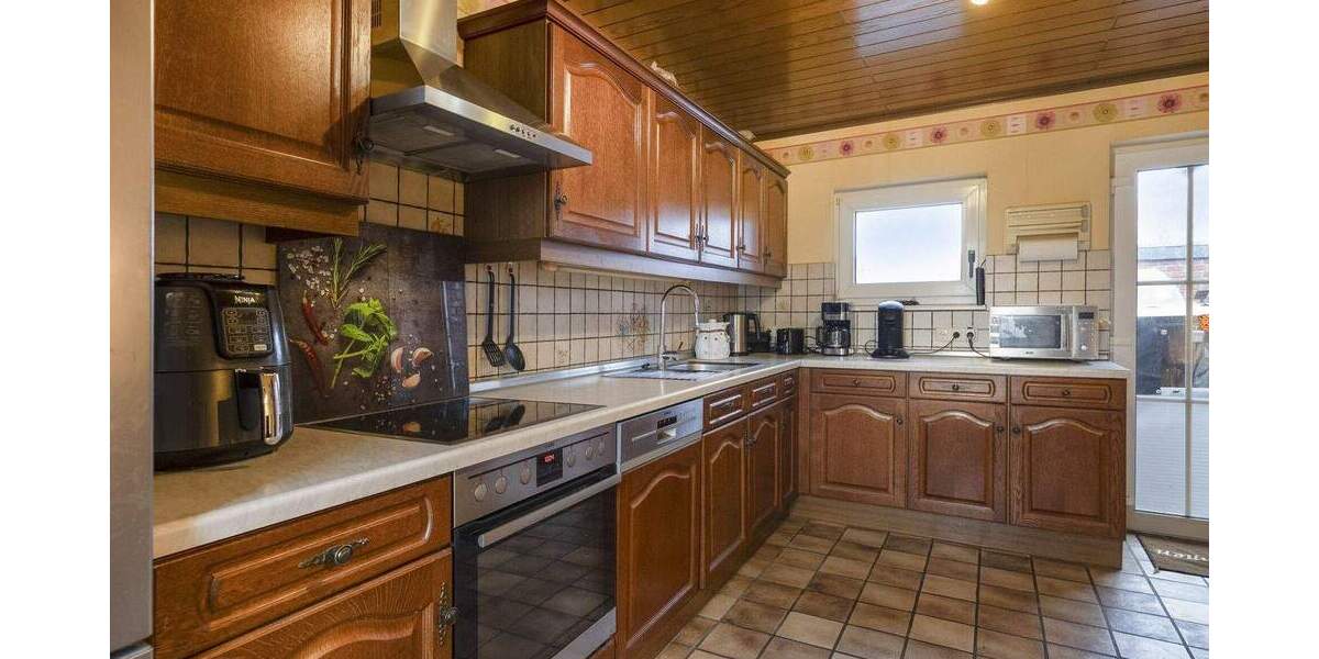 Großzügiges Wohnhaus mit Innenhof, Garten und Ausbaupotenzial in Gangelt- Stahe! 8 zimmer