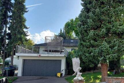 Freistehendes, großzügiges Komforthaus mit ELW, Wintergarten, Terrasse, Garten und Doppelgarage (zusätzliche Tor-Zufahrt Rückseite) in Freisen OT 8 zimmer