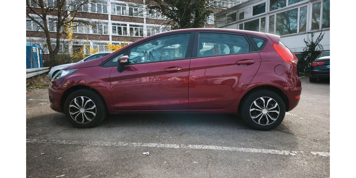 Ford Fiesta 97.000 km 3.000 &euro; Fellbach 70736