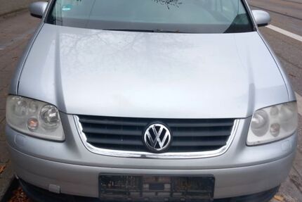 VW Touran 238.000 km 600 € Karlsruhe 76199