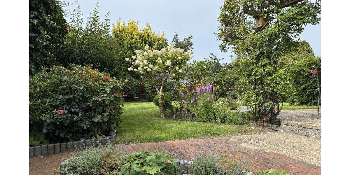 Einfamilienhaus Varel - 9 Zimmer, 185 m&sup2;, 375.000&euro; | Angebot:25399278