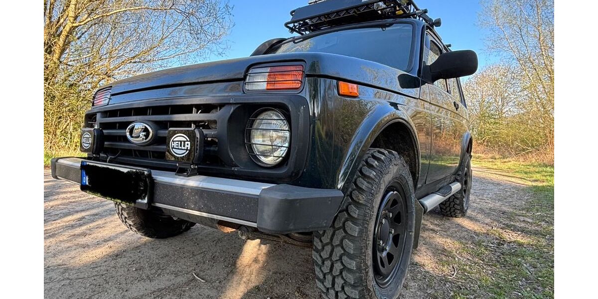 Lada Niva 24.724 km 12.900 &euro; Sulzbach 66280