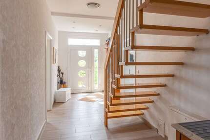 Haus Geseke - 8 Zimmer, 274 m&sup2;, 689.000&euro; | Angebot:27673234