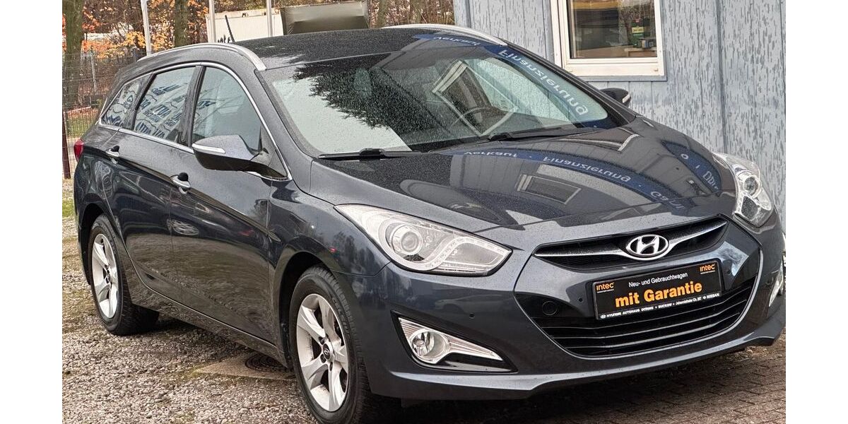 Hyundai i40 54.669 km 10.990 € Berlin 13088