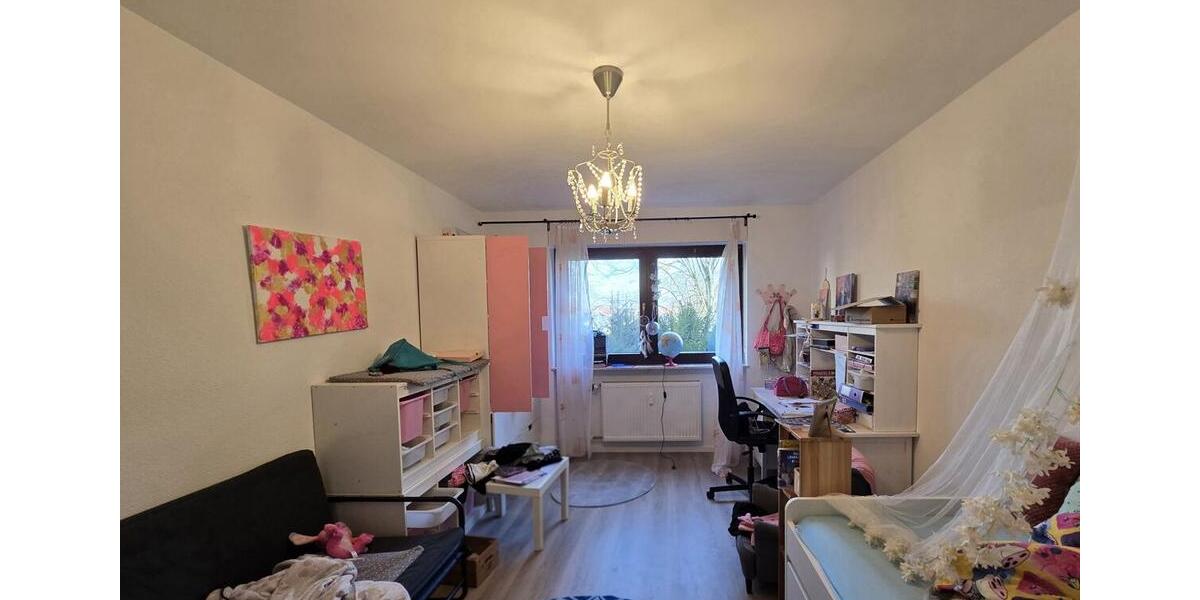 Etagenwohnung Niederdorfelden - 5 Zimmer, 138 m&sup2;, 1.400&euro; | Angebot:24763325