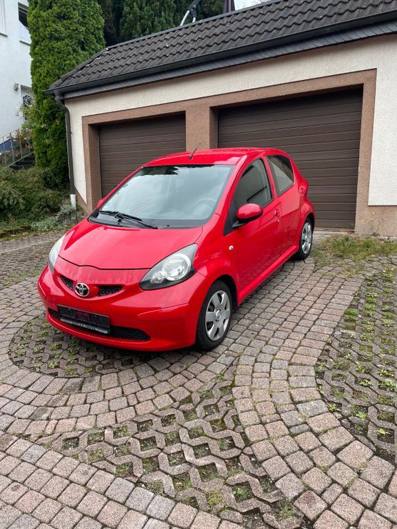 Toyota Aygo (X) 150.000 km 2.150 € Bergneustadt 51702