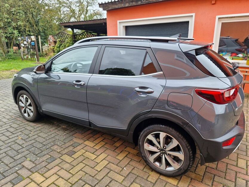 Kia Stonic 49.200 km 17.200 € Müncheberg 15374