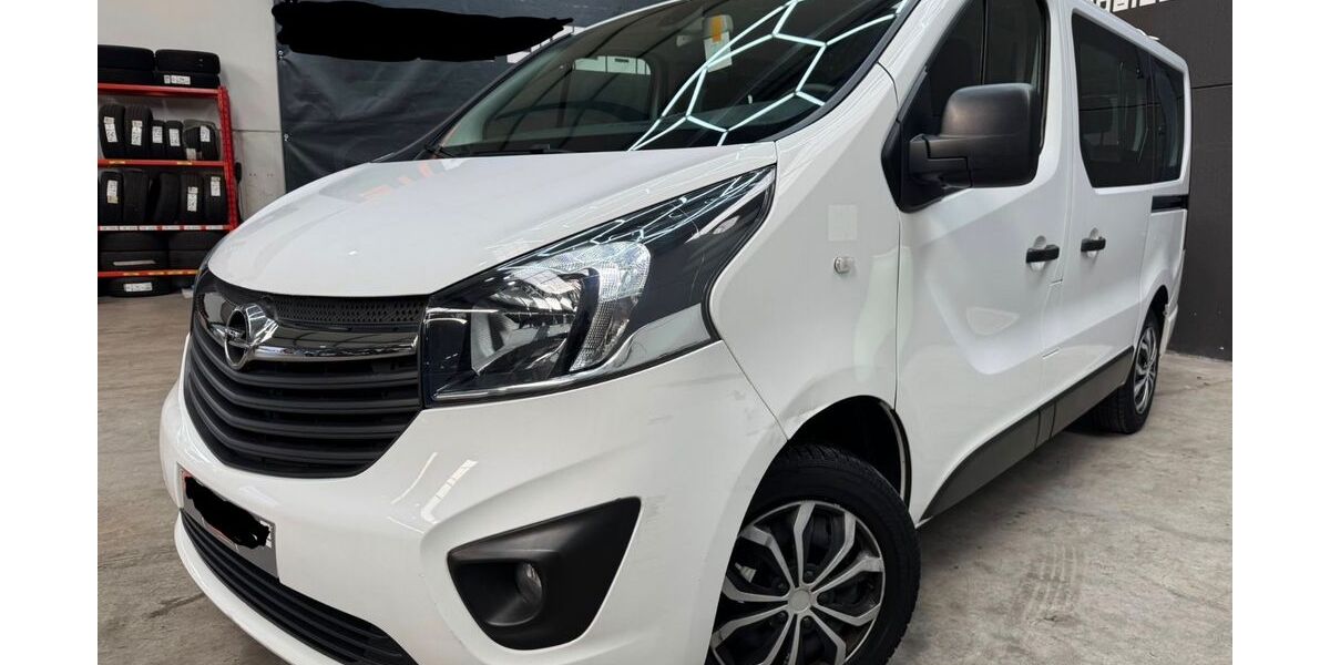 Opel Vivaro 139.000 km 13.999 &euro; Düren 52353