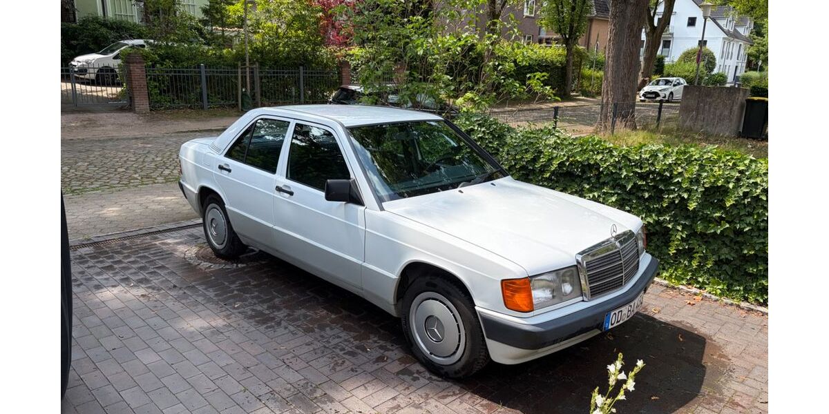 Mercedes-Benz 190 121.000 km 5.900 &euro; Ahrensburg 22926