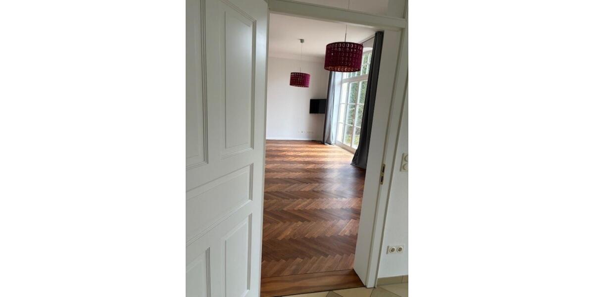 helle und geräumige 2-Zimmer Wohnung ca 140 qm 2 zimmer