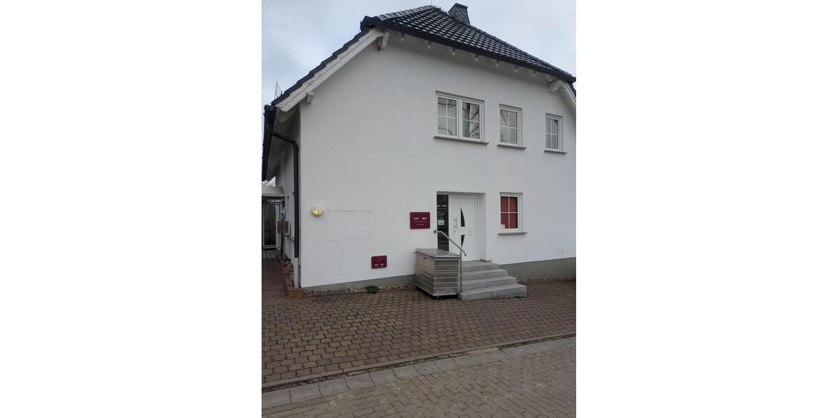 Modernes Wohn- und Geschäftshaus Arztpraxis 15 zimmer