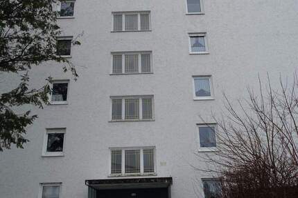 zentral gelegene 2-Zi.-Wohnung, 4.OG, mit Aufzug, Küche, Balkon und Garage in Neuötting 2 zimmer