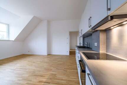 Wohnung zum Mieten in Beelitz-Heilstätten 1.439 € 105.71 m²