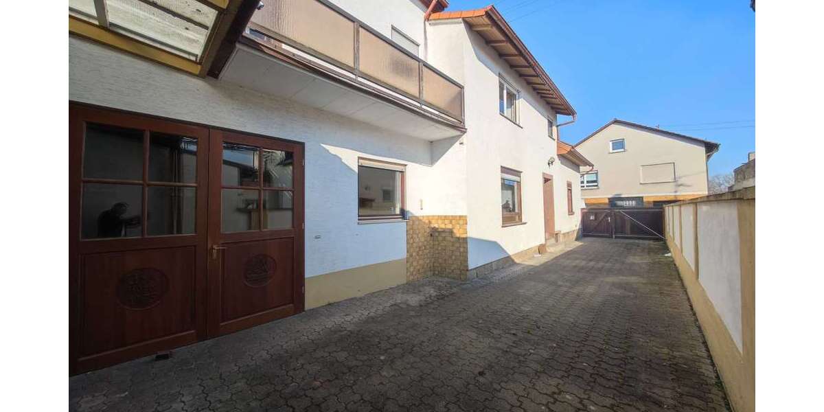 Haus zum Kaufen in Böhl-Iggelheim 319.000 € 146.43 m² 7 zimmer