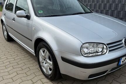 VW Golf 81.000 km 2.950 &euro; Vechta 49377