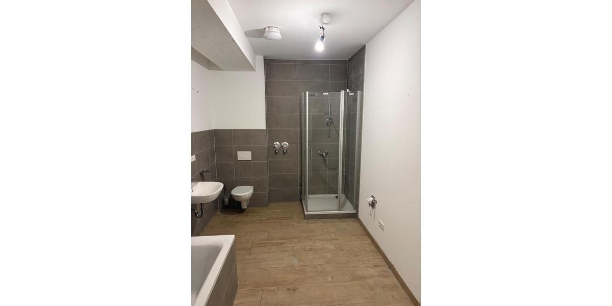 Etagenwohnung Osterhofen - 4 Zimmer, 124 m&sup2;, 1.054&euro; | Angebot:24867792