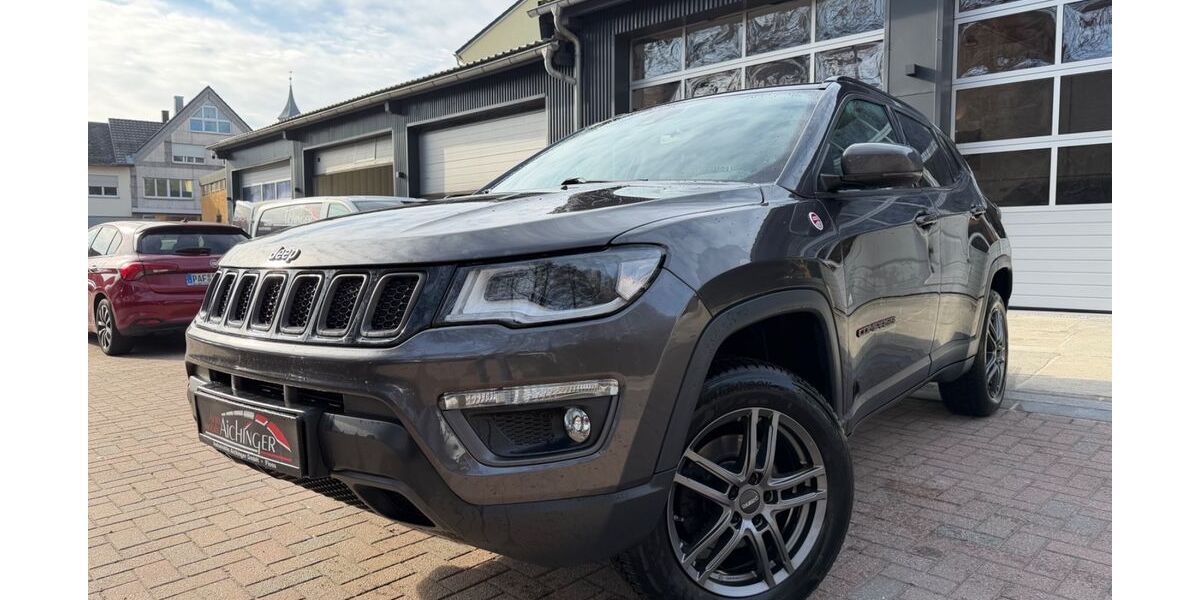 Jeep Compass 98.500 km 18.500 &euro; Floß 92685