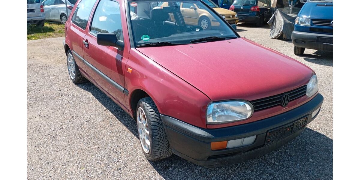 VW Golf 127.400 km 1.980 &euro; Lübeck 23568