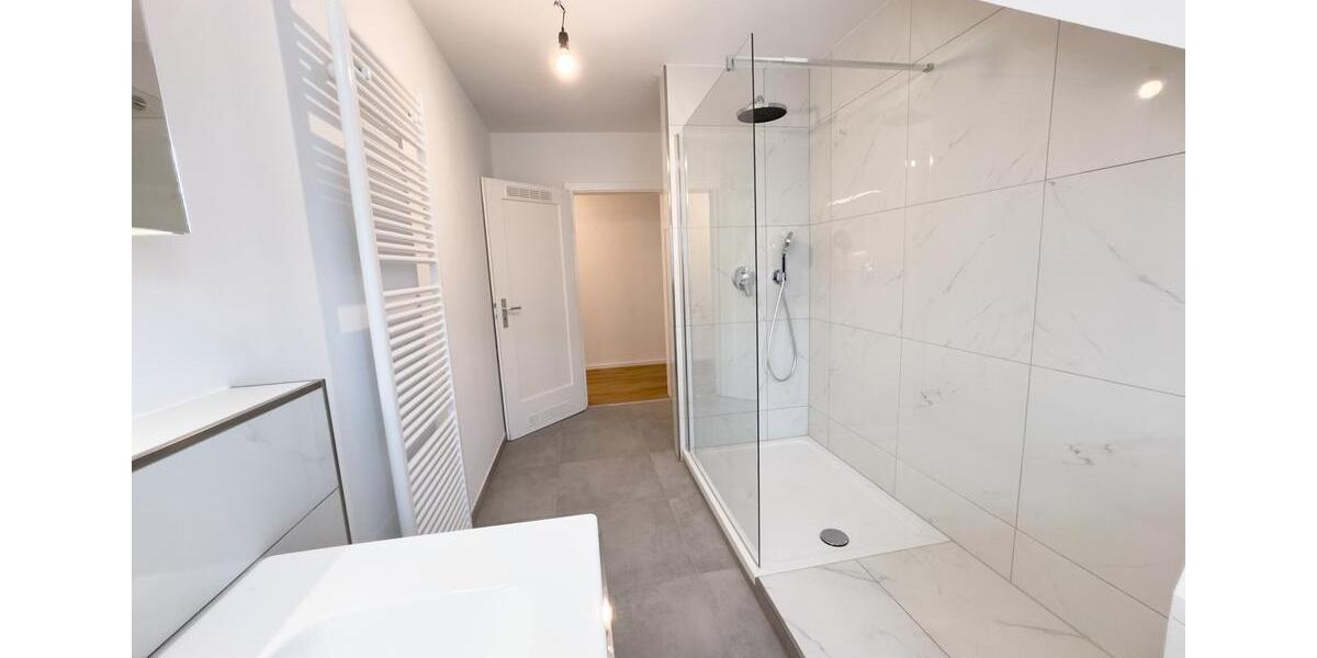 Dachgeschoßwohnung Stuttgart Bad Cannstatt - 3 Zimmer, 75 m&sup2;, 1.200&euro; | Angebot:26355327