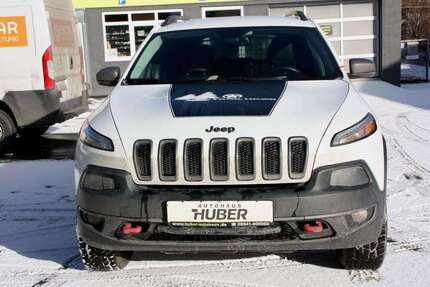 Jeep Cherokee 106.595 km 16.999 &euro; Bad Kötzting 93444