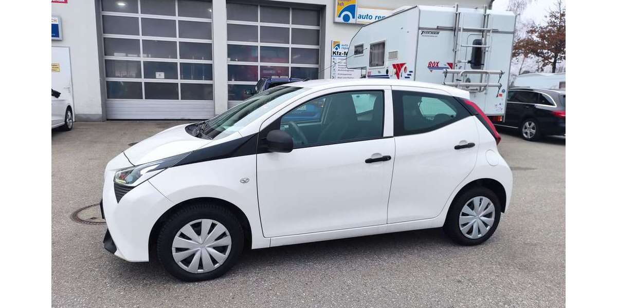 Toyota Aygo 84.000 km 8.950 &euro; Burgkirchen a.d.Alz 84508