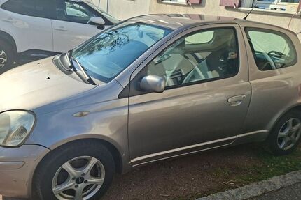 Toyota Yaris 220.000 km 2.500 &euro; Steinen, Höllstein 79585
