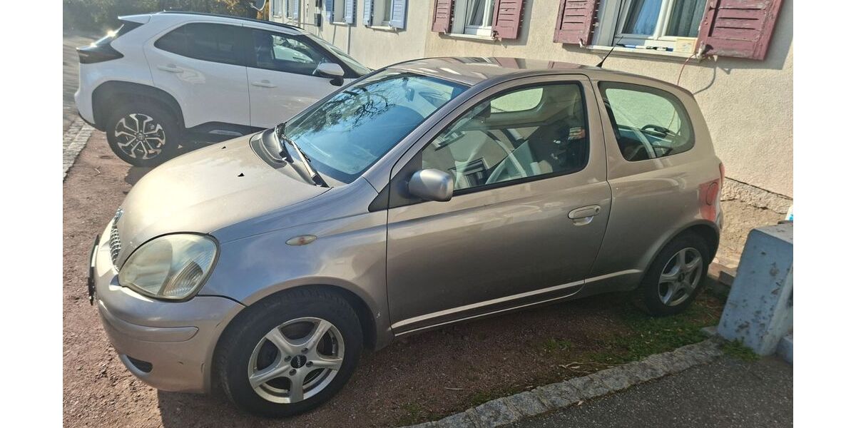 Toyota Yaris 220.000 km 2.500 &euro; Steinen, Höllstein 79585