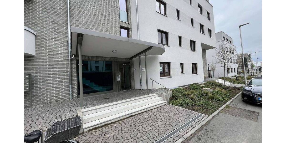 Barrierefreie sehr attraktive und hochwertige neue Wohnung 3 zimmer