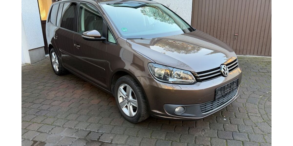 VW Touran 213.850 km 7.250 &euro; Holzweißig 06808