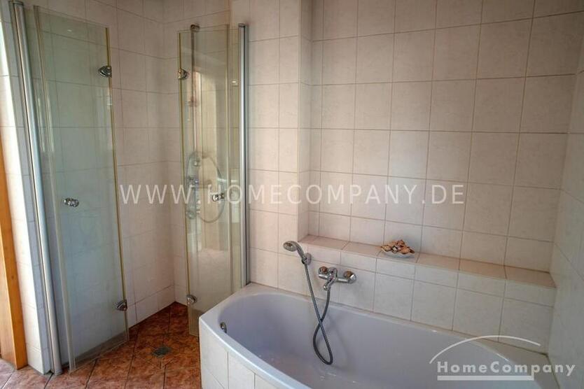 MöbliertFurnished Reihenhaushaus mit Grundstück in Dresden-Niedersedlitz max. 3 Personen zimmer